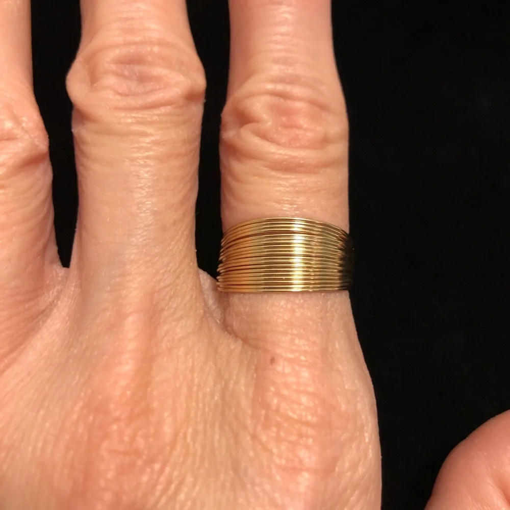 Elegant Gold Tone Women's Ring